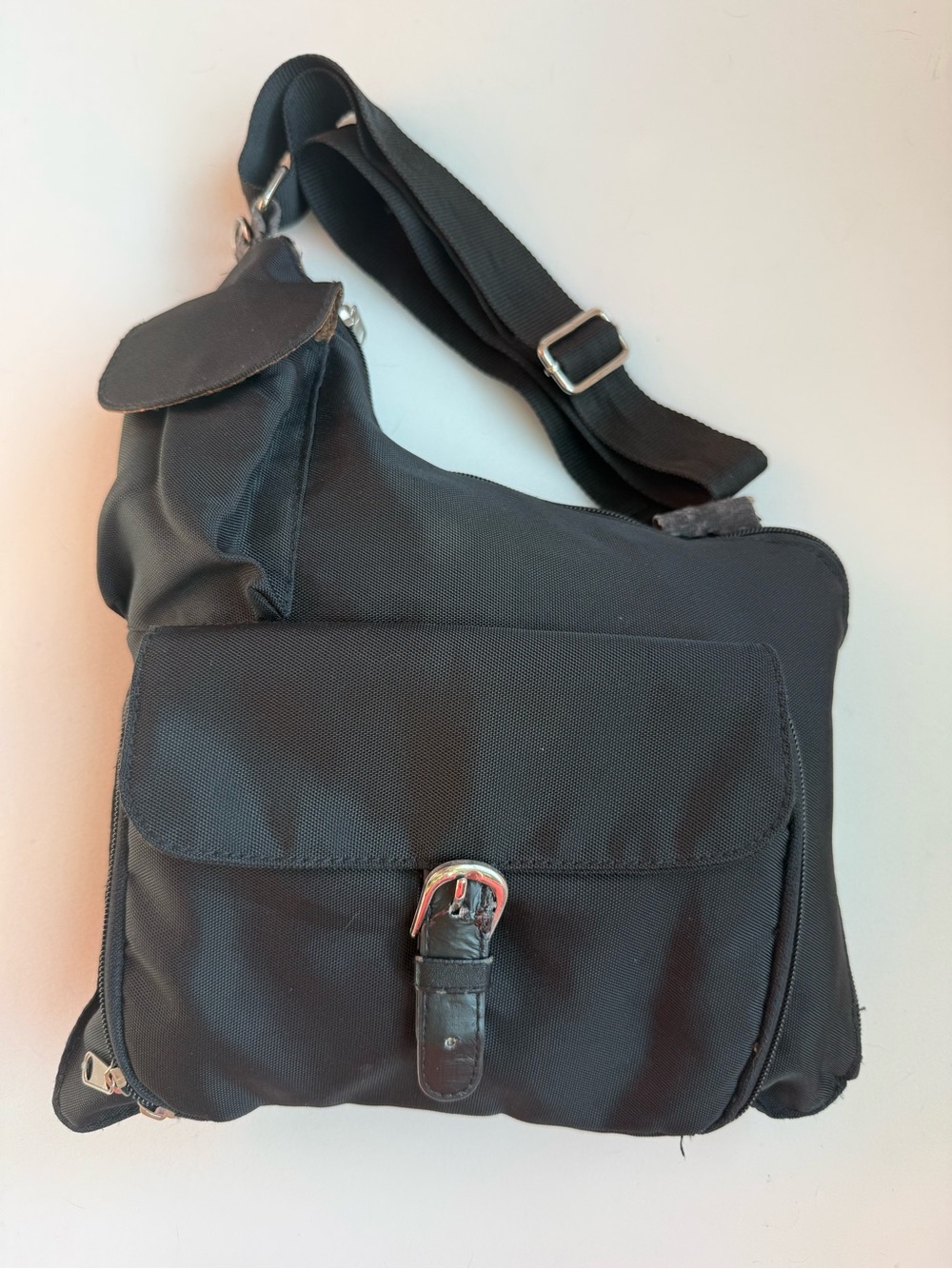 Vintage Itz Magic Studios Black Crossbody Bucket Bag Multi Pocket Card Holder